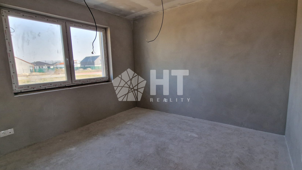 Ponúkame na predaj 5 izbový rodinný dom s ÚP 135,7m2 ,pozemok 663m2, Zohor, Lábska ulica - Kolaudujeme