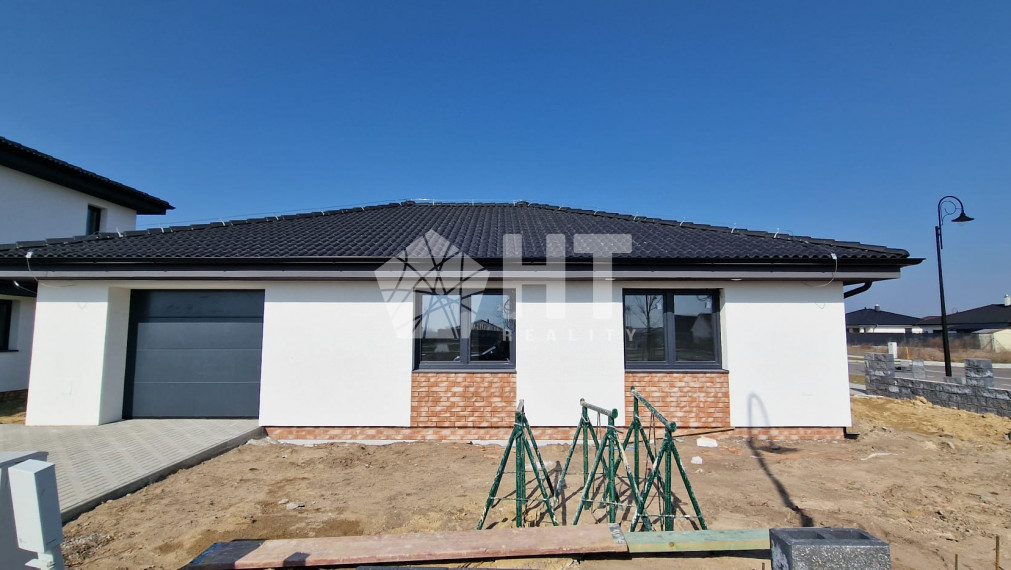 Ponúkame na predaj výnimočný 5 izbový rodinný dom s garážou, Zohor, Smreková ulica - Kolaudujeme