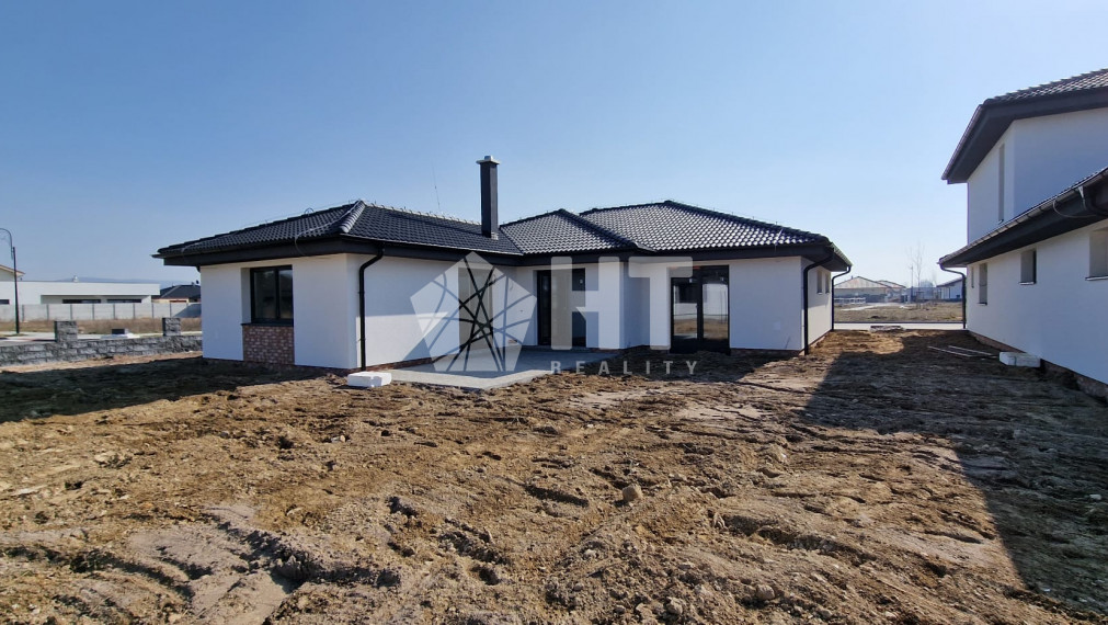 Ponúkame na predaj výnimočný 5 izbový rodinný dom s garážou, Zohor, Smreková ulica - Kolaudujeme