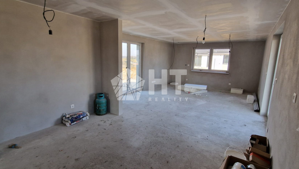 Ponúkame na predaj výnimočný 5 izbový rodinný dom s garážou, Zohor, Smreková ulica - Kolaudujeme