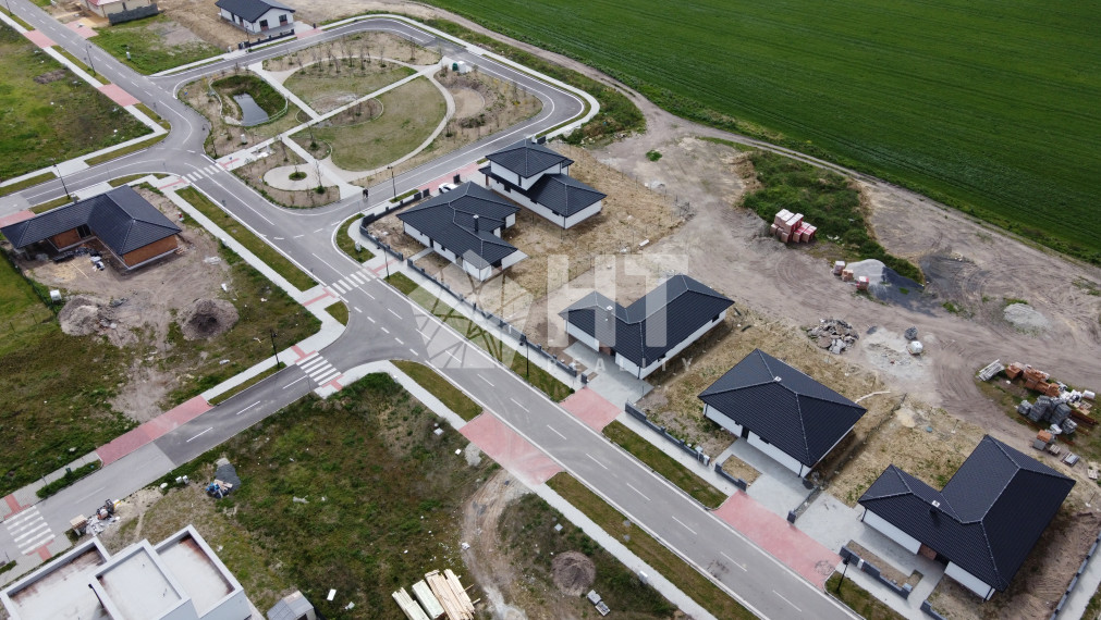 Ponúkame na predaj výnimočný 5 izbový rodinný dom s garážou, Zohor, Smreková ulica - Kolaudujeme