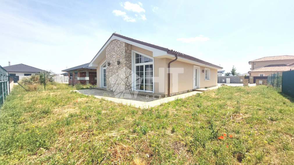 **5 IZBOVÝ SKOLAUDOVANÝ BUNGALOV ** S VYSOKÝMI STROPMI- UP 119,5 m2, POZEMOK 504 m2