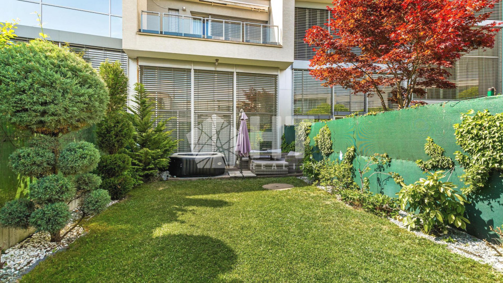 RODINNÝ DOM S GARÁŽOU, GALÉRIOU a TERASOU, ÚP 155,5 m2, Pozemok 188 m2, Bratislava III. - Rubínová ul.