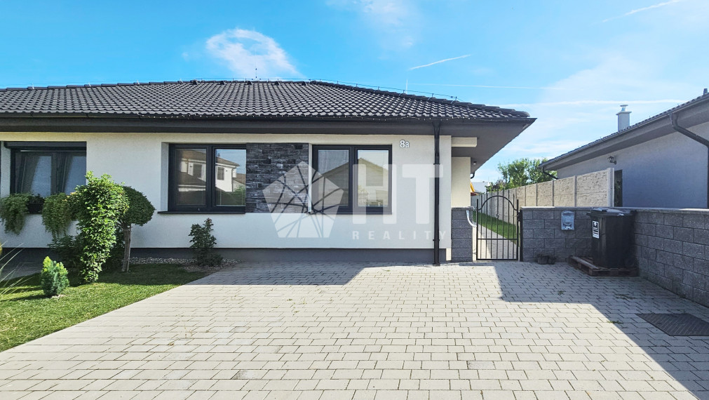 *NOVÁ CENA*: 4 izbový, čiastočne zariadený bungalov, pozemok 485 m2