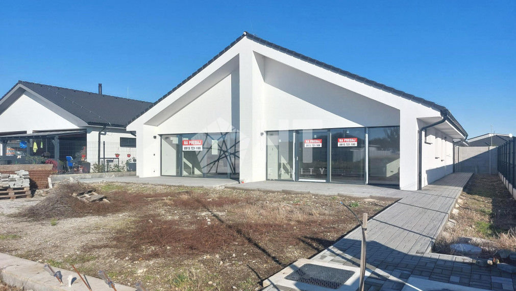 RODINNÝ DOM s 2 kúpeľňami v štádiu ŠTANDARD (ÚP 136 m2), POZEMOK 297 m2, CÍFER, Lúčna ul.
