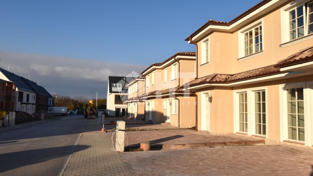 SKOLAUDOVANÁ NOVOSTAVBA - TOSKANA VRAKUŇA, Luxusný jednotka v dvojdome, BA II. Vrakuňa, Magnóliová