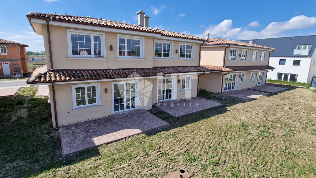 Luxusný 4 izbový byt v projekte Toskana - BA Vrakuňa, s 3 parkovacími miestami, terasou 20m2 a pozemkom