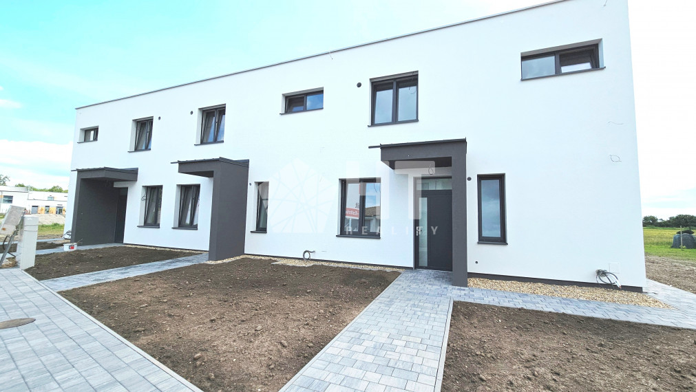 5-izbový RD s tepelným čerpadlom v trojdome (ÚP 95 m2), pozemok 328 m2, 2 x parking, Slovenský Grob- Malý raj