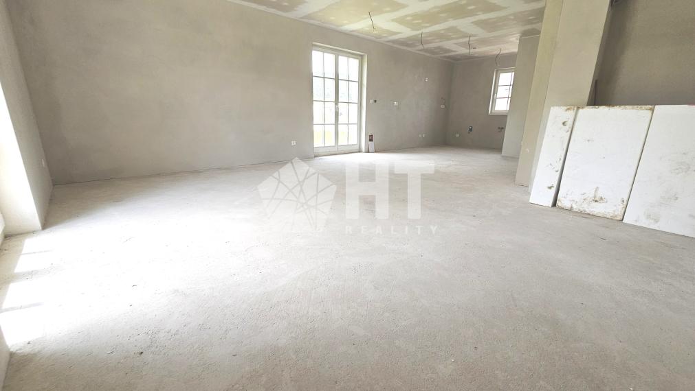 6-izbový rodinný dom s 3 kúpeľňami s ÚP 166 m2, POZEMOK 600 m2, Vinosady, iba 4 km od Pezinka