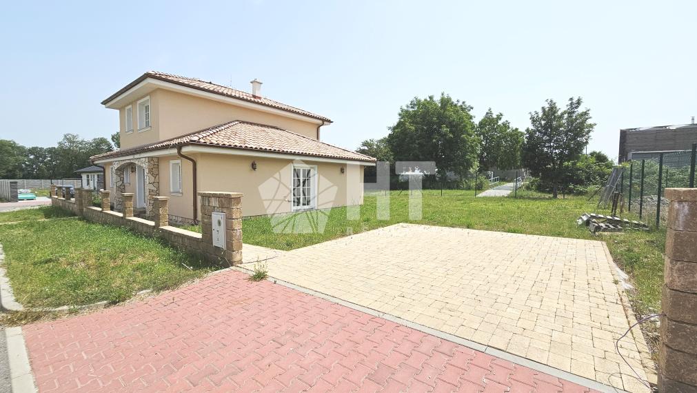 6-izbový rodinný dom s 3 kúpeľňami s ÚP 166 m2, POZEMOK 600 m2, Vinosady, iba 4 km od Pezinka