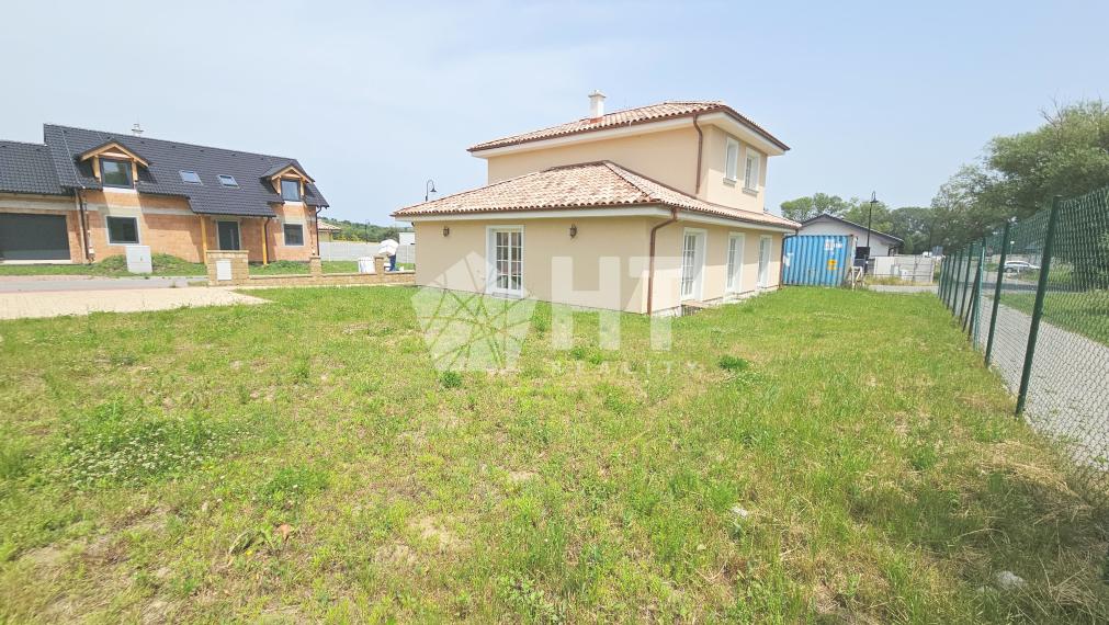 6-izbový rodinný dom s 3 kúpeľňami s ÚP 166 m2, POZEMOK 600 m2, Vinosady, iba 4 km od Pezinka