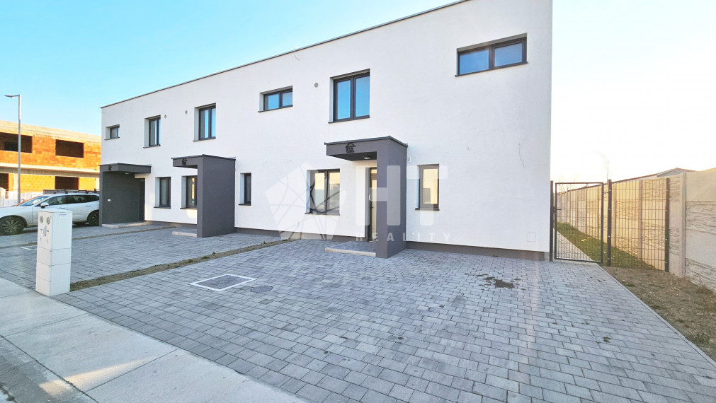 5-izbový dvojpodlažný rodinný dom, pozemok 261 m2, 3 x parking, Hviezdoslavov, Obchodná ul.