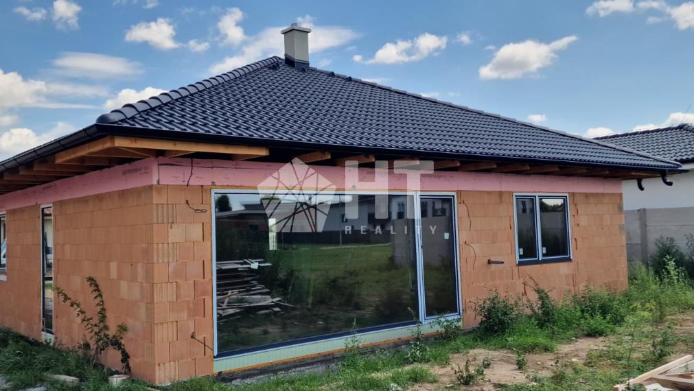 4-IZBOVÝ BUNGALOV, ÚP 134 m2,pozemok 554 m2,CÍFER, ČERPADLO