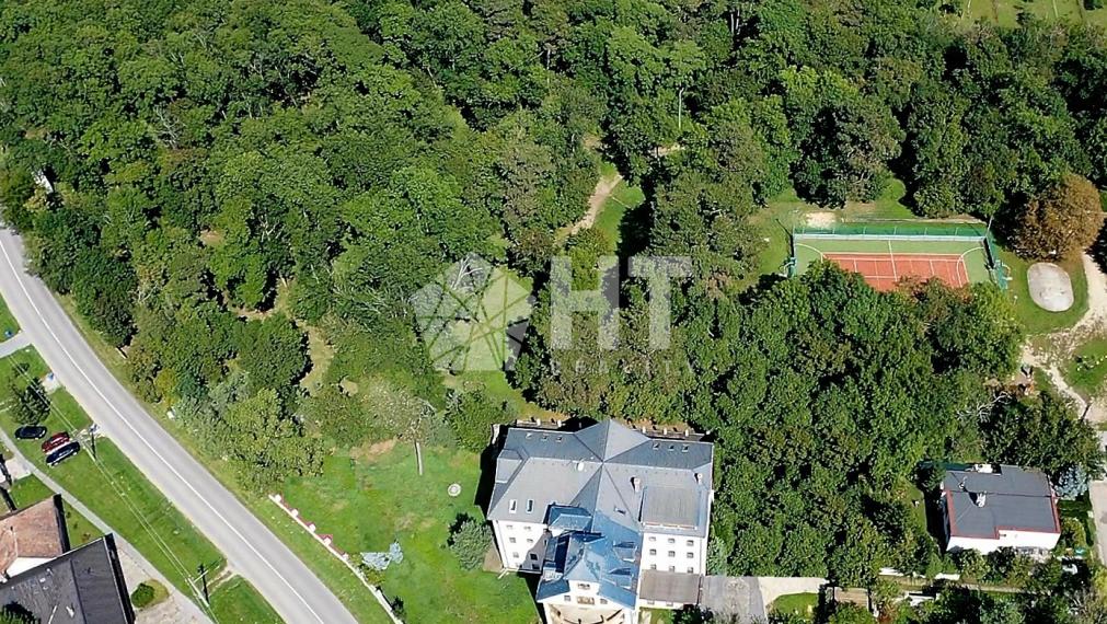 Luxusná rezidencia Zelenice s bazénom, wellness,15min od TT