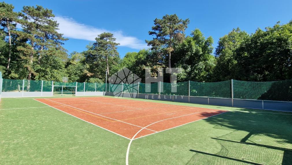 Luxusná rezidencia Zelenice s bazénom, wellness,15min od TT