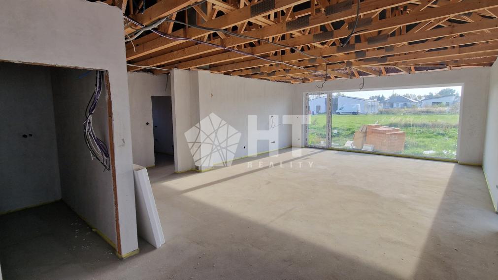 4-IZBOVÝ BUNGALOV, ÚP 134 m2,pozemok 554 m2,CÍFER, ČERPADLO