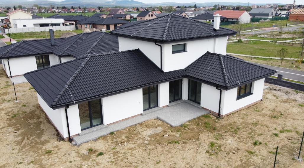 PONÚKAME NA PREDAJ LUXUSNÝ DVOJPODLAŽNÝ RODINNÝ DOM S ÚP 176m2 , pozemok 649m2 , Kolaudujeme