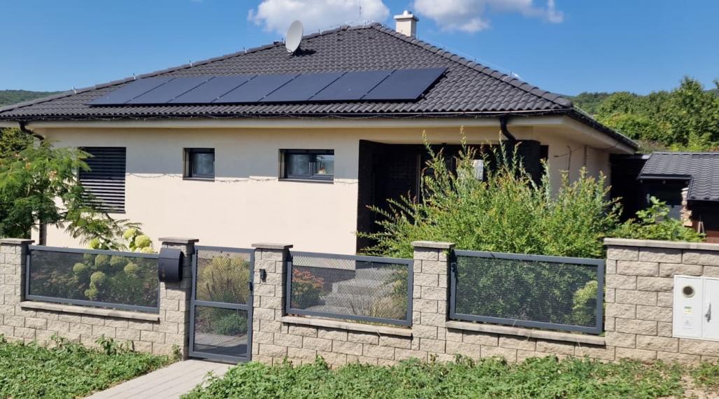 4-IZBOVÝ BUNGALOV, ÚP 134 m2,pozemok 554 m2,CÍFER, ČERPADLO
