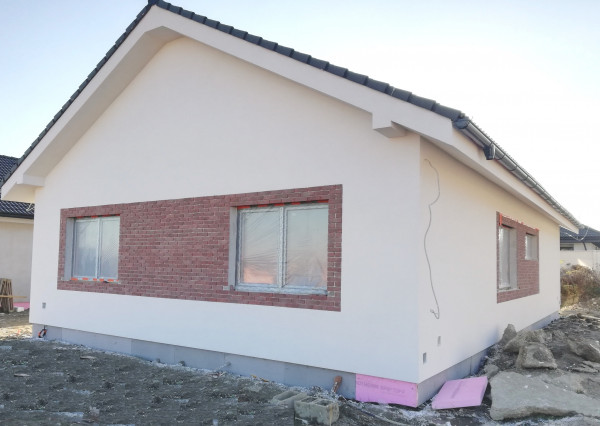 **POSLEDNÉ DVA 5 izbové bungalovy z 1. EPATY**, ÚP 118 m2, POZEMOK 502 m2, Chorvátsky Grob- IBA 4 KM OD VAJNOR