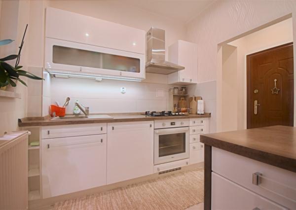 Krásny moderný zariadený 1 izbový byt, BA I. Staré mesto, Karadžičova ulica