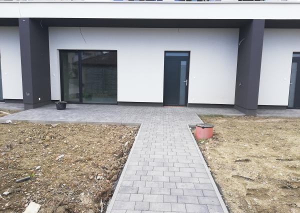 3 izbový byt (74 m²) v RD, pozemok 240 m2, terasa, 3 parkovacie státia, Malý raj