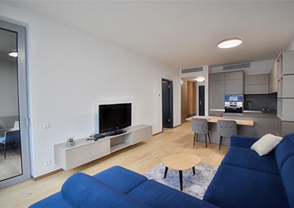 Exkluzívny moderný zariadený 2 izb. byt s parkovaním, BA I. Staré mesto, SKY PARK