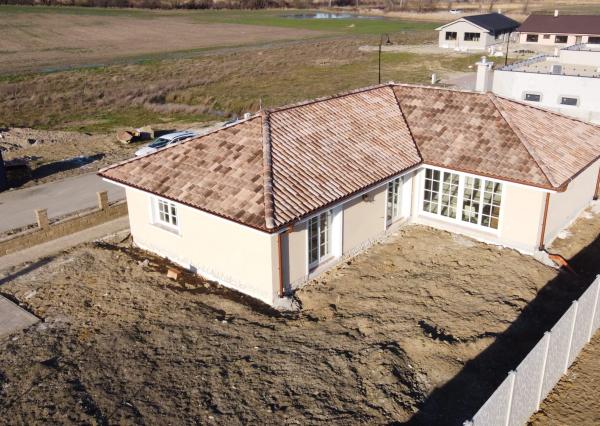 ** TOSKANA VINOSADY** Priestranný , slnečný 5 izbový RD s ÚP 138,9m2 , pozemok 600m2.