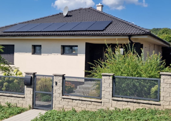 4-IZBOVÝ BUNGALOV, ÚP 134 m2,pozemok 554 m2,CÍFER, ČERPADLO