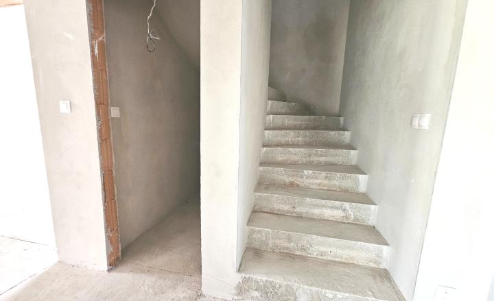 6-izbový rodinný dom s 3 kúpeľňami s ÚP 166 m2, POZEMOK 600 m2, Vinosady - fotografia 18