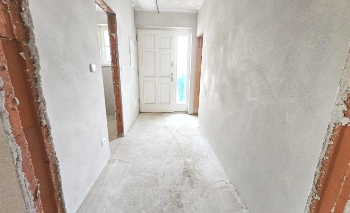 6-izbový rodinný dom s 3 kúpeľňami s ÚP 166 m2, POZEMOK 600 m2, Vinosady - fotografia 11