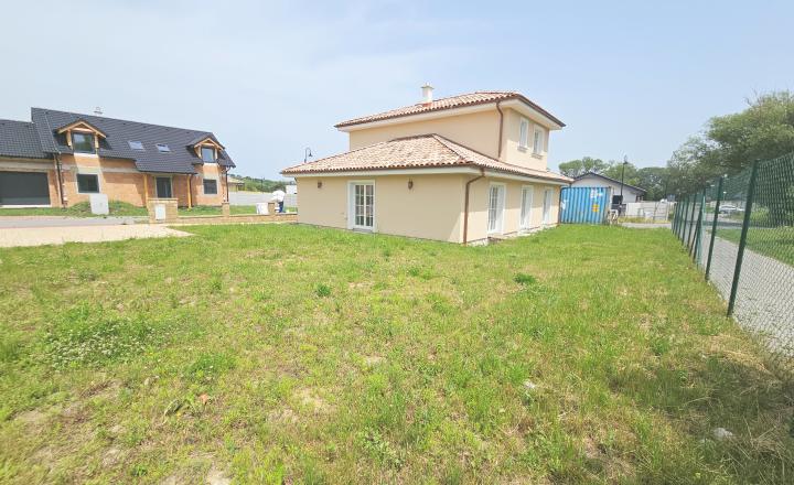 6-izbový rodinný dom s 3 kúpeľňami s ÚP 166 m2, POZEMOK 600 m2, Vinosady - fotografia 3